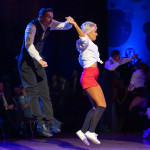 Marius-Andrei Balan & Khrystyna Moshenska mit ihren Schülern<br>Jive Galaball 2023: Marius-Andrei Balan & Khrystyna Moshenska mit ihren Schülern. Photo: Dr. Klaus Hartmann (dance-pics.de)