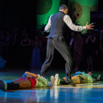 Marius-Andrei Balan & Khrystyna Moshenska mit ihren Schülern<br>Jive Galaball 2023: Marius-Andrei Balan & Khrystyna Moshenska mit ihren Schülern. Photo: Dr. Klaus Hartmann (dance-pics.de)