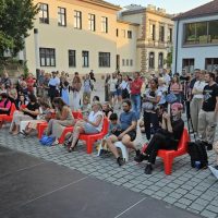 08.08.2025 ab 20 Uhr Erlangen tanzt! 2025: Swing Rebels: Auftritt Lindy Hop - Zuschauer. Photo: AM