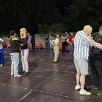 21.08.2025 ab 20 Uhr Erlangen tanzt! 2025: ZOUK-INIS: Isolations- & Headmovements. Photo: AM