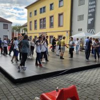 23.08.2025 ab 17 Uhr Erlangen tanzt! 2025: Tanzstudio Geist: Discofox "Stars". Photo: AM