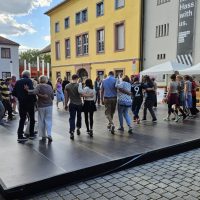 24.08.2025 ab 17 Uhr Erlangen tanzt! 2025: Tanzstudio Geist: Fit für den nächsten Ball - Swing. Photo: AM