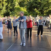 24.08.2025 ab 18 Uhr Erlangen tanzt! 2025: Tanzschule Rupprecht Gillet: Line Dance Beginner. Photo: AM